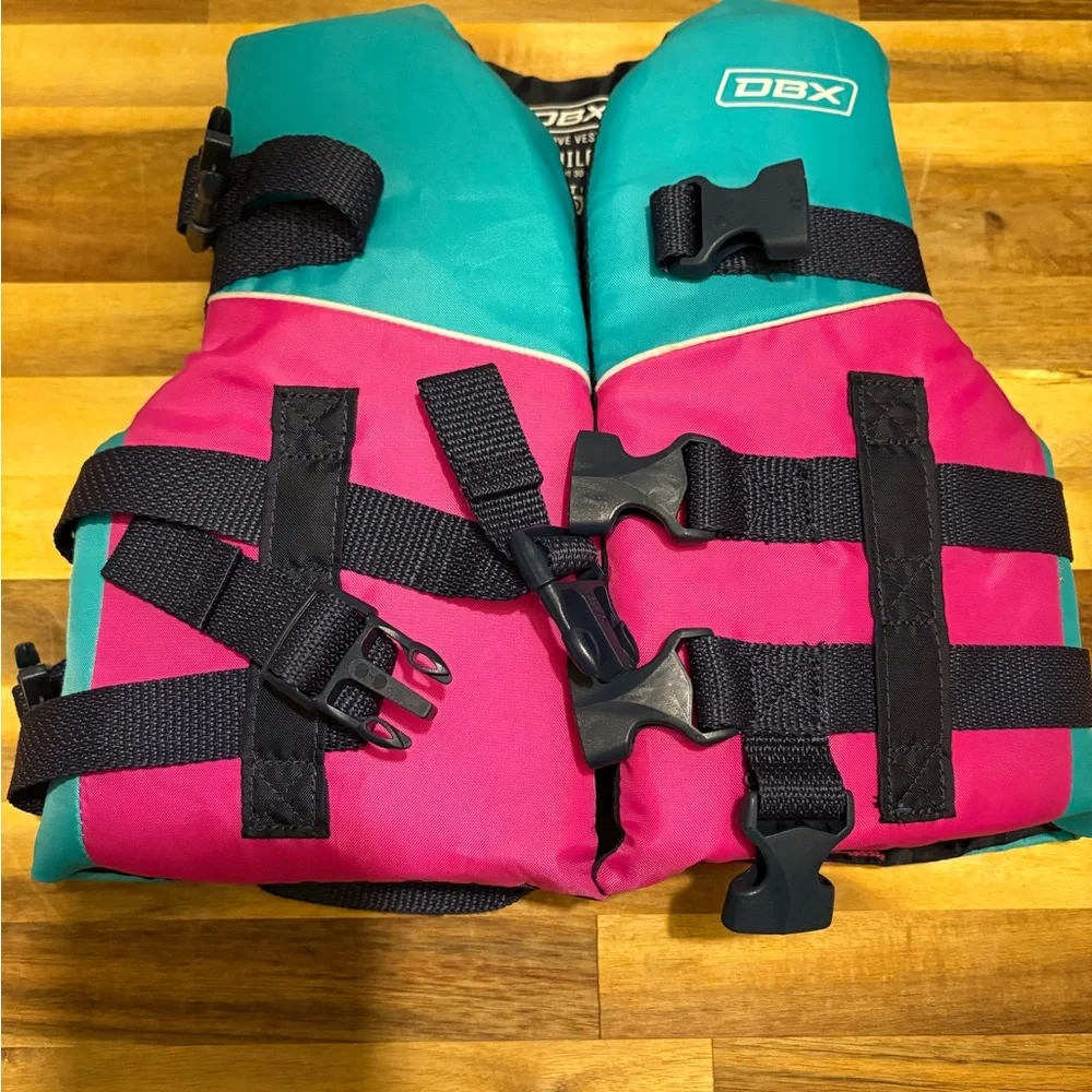 Toddler Life Vest: 30-50lbs - Picture 1 of 3